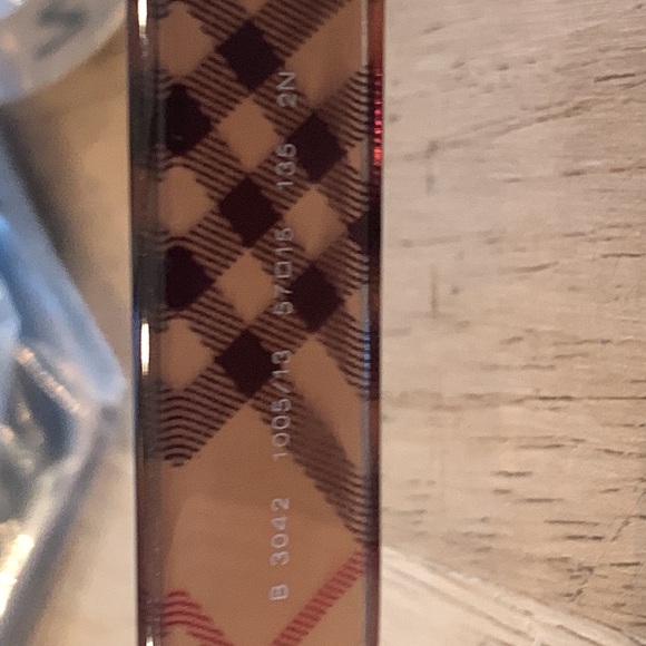 Burberry sunglasses without a case - Picture 4 of 6